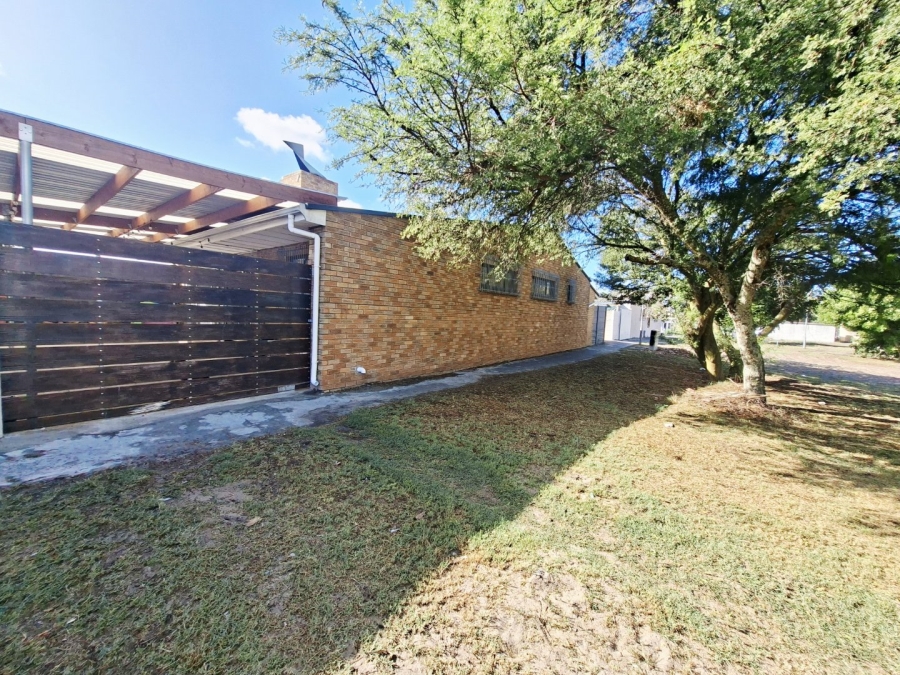 2 Bedroom Property for Sale in Groenvallei Western Cape